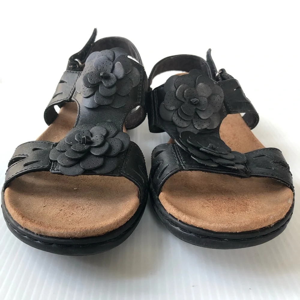 Clarks Women’s Leisa Claytin Black Floral Leather Slingback Sandals size 9.5